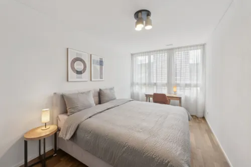 Schlafzimmer 1