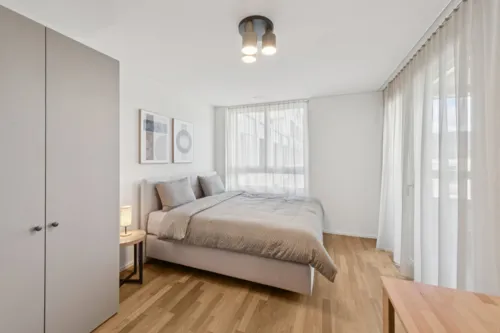 Schlafzimmer 1