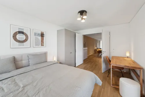 Schlafzimmer 1