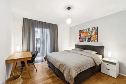 Schlafzimmer 1
